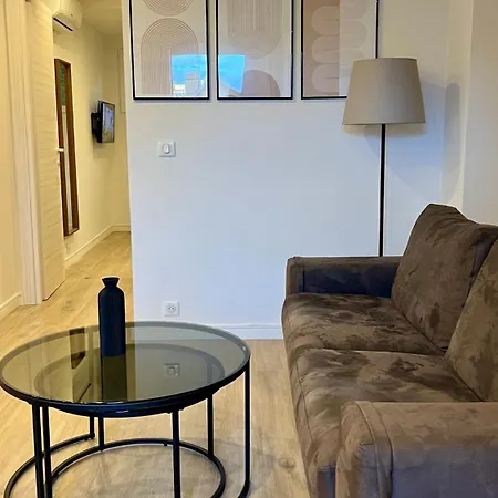 - 2 Suites, Air Conditioning, Beaches And Walk To Center Apartment *