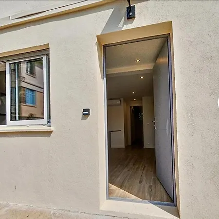 - 2 Suites, Air Conditioning, Beaches And Walk To Center Apartment Cannes