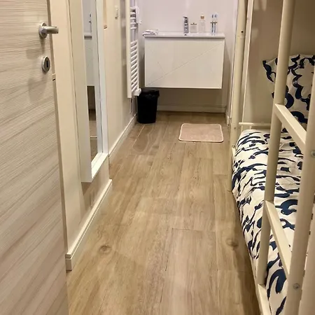 Apartment - 2 Suites, Air Conditioning, Beaches And Walk To Center